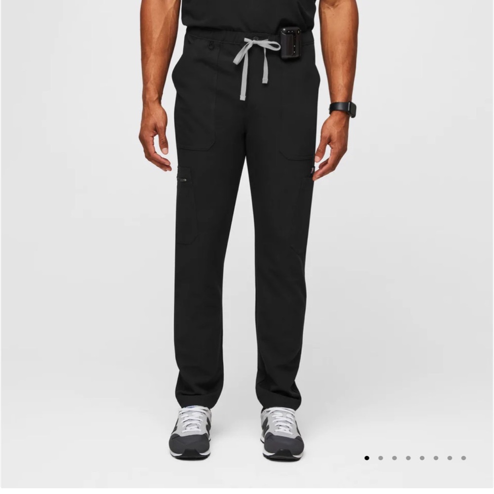 Mens FIGS cargo black pants